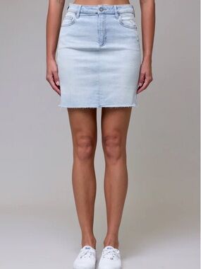 HIDDEN-[PEYTON] LIGHT WASH Mini SKIRT NWT Waist 14